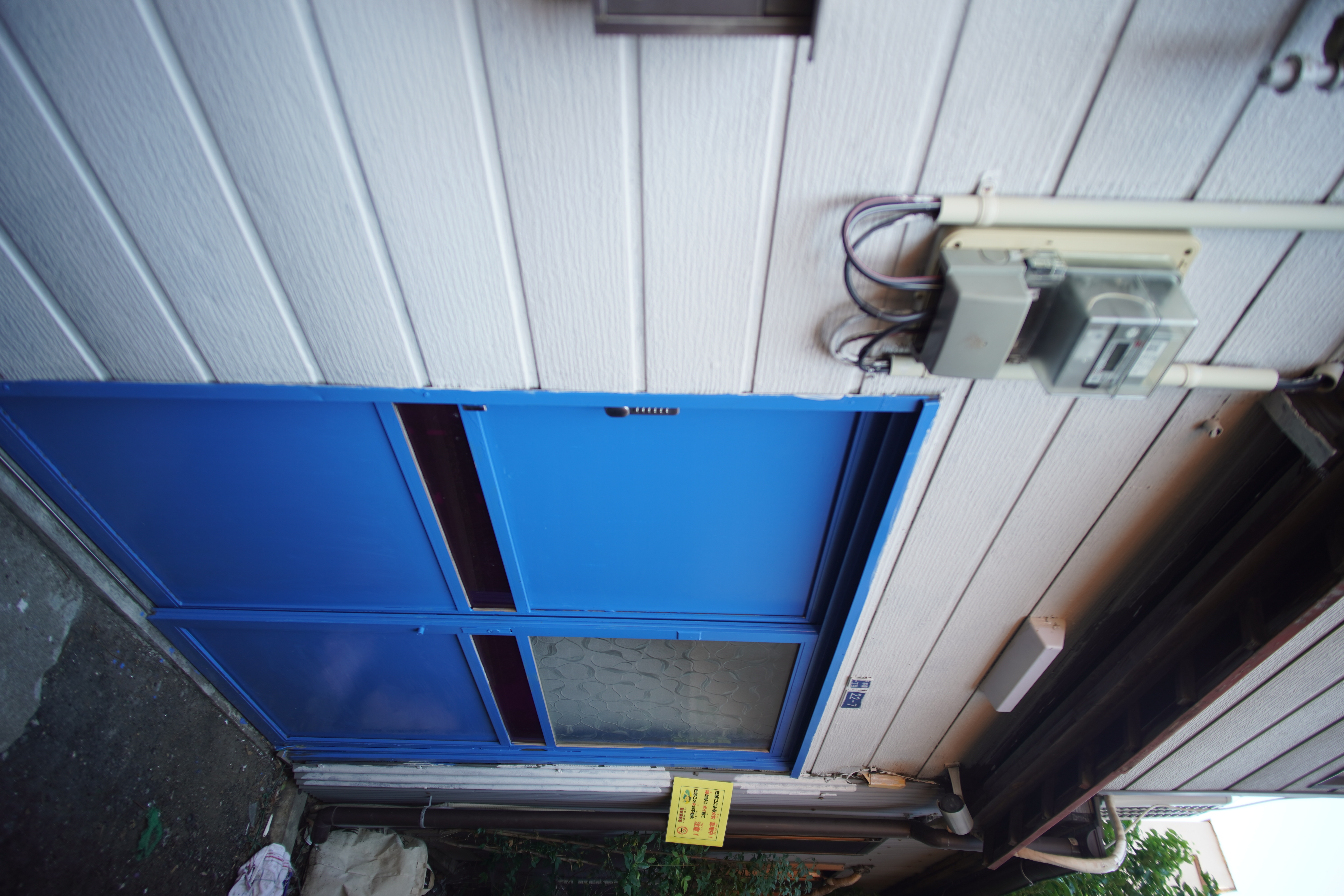 方丈庵の側面 - 静かな住宅街